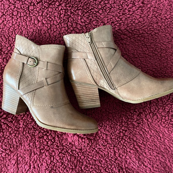 Baretraps Booties - Picture 3 of 5